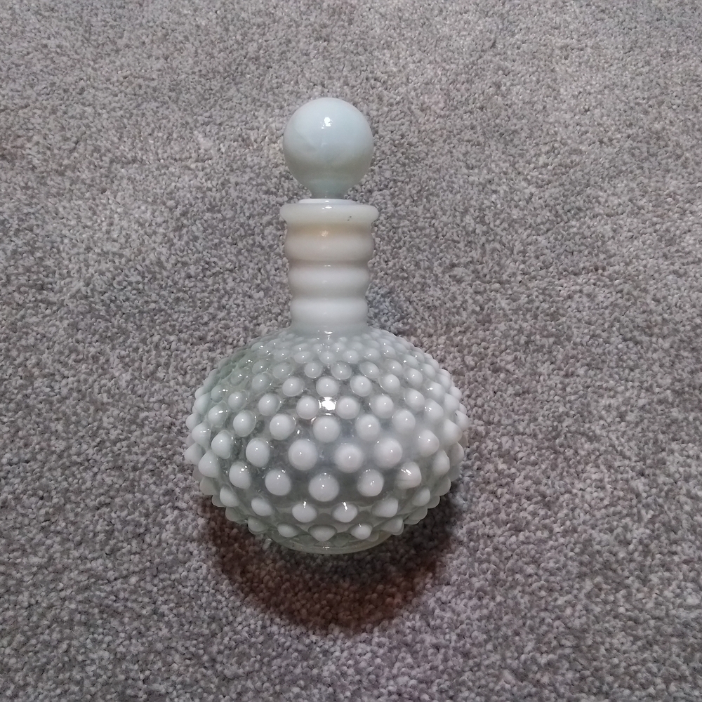 Fenton White Hobnail Glass Perfume Bottle - Picture 3 of 5